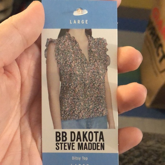 NWT BB Dakota Ditsy Top - Picture 7 of 8